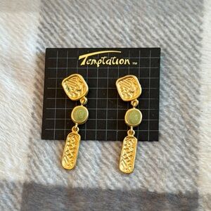 🎉 Temptations Green and Gold Drop Earrings